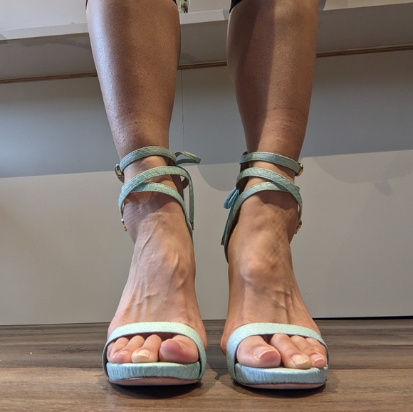 Marciano light blue size 7 Sandals 4" heel - Picture 5 of 7